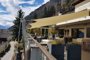 Terrassen-Segel im Farmerkreuz