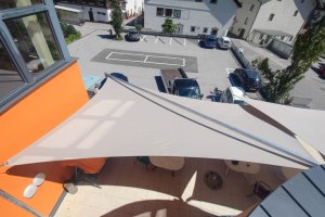 Rollsegel Duo zum optimalen und flexiblen Sonnenschutz, Pflegeheim Vorderes Stubaital, Fulpmes, 2022