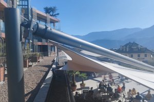 Detailansicht Rollsegel für Hotelterrasse, Hotel Muchele, Burgstall, 2022