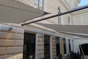 Rollsegel offen mit Flaschenzug, Wien 2021