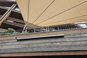 Detailansicht Rollsegel Duo mit 65m2 und 44m2 , Hotel Linder, Wolkenstein Südtirol, 2024