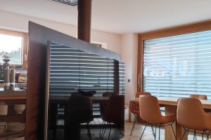 drehbarer TV-Ständer aus Stahl