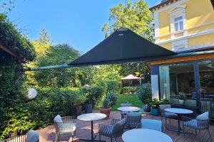 Rollsegel beim Aufrollen, Villa Helvetia, Meran, 2023