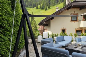 Detailansicht Rollsegel 6m Austragung - die Welle schwebt, Hotel Linder, Wolkenstein Südtirol, 2024