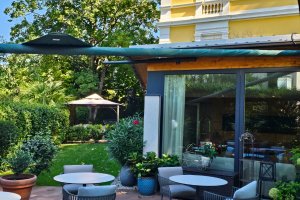 Rollsegel beim Nahansicht, Villa Helvetia, Meran, 2023