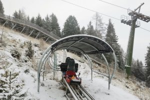 Spezialauftrag - Überdachung einer Rodelbahn für Winter- und Sommer, Meran 2000