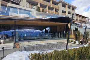 Jahressegel von vorne, Farbe: schwarz, Hotel Das Gerstl, Mals Vinschgau, 2024