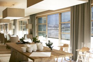 f8e536_d01f0be8ad034a8685ee0ee44e21bf2a