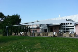 Segel für Gastronomie (Ansicht von vorne) Größe ca. 150m², Osthofen, Rheinland-Pfalz, 2013