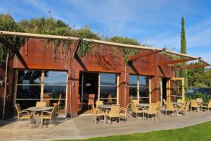 Rollsegel geschlossen mit semi-transparentem Stoff, Tenuta Sanoner Adler Hotels; Toskana; 2014