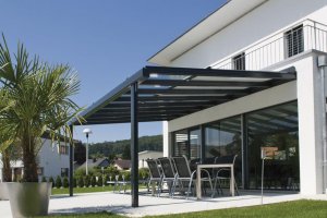 Pergolamarkise mit Glasdach