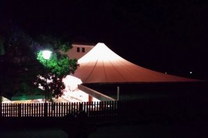 Festplatzüberdachung Fest - Abend