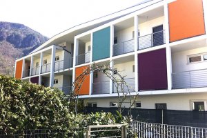 Kondominium mit Eingang