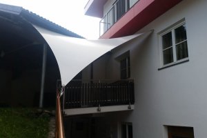 Regenschutz am Ausschank