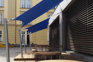 Spezialkonstruktion - Segel ohne Fundament Sietenansicht, Universität Bozen, Südtirol, 2014